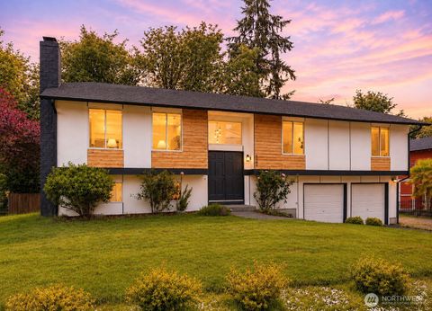 Photo of 6900 131st Avenue SE, Bellevue, WA 98006 (MLS # 2527645)