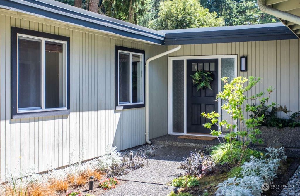 Photo of 1427 NW 205th Street, Shoreline, WA 98177 (MLS # 2147483)