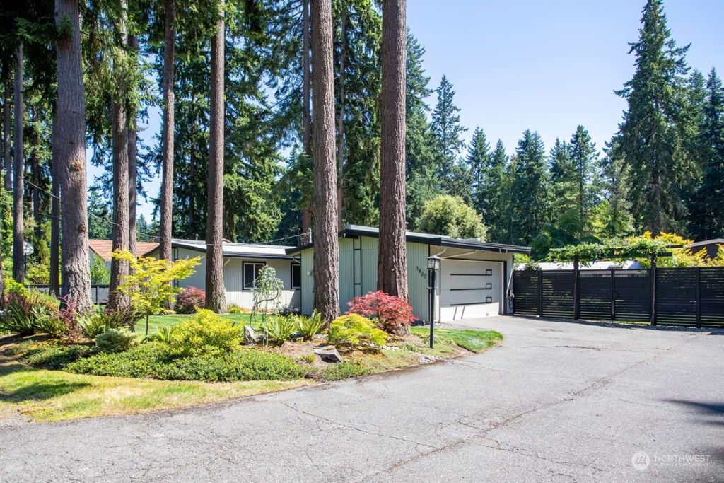 Photo of 1427 NW 205th Street, Shoreline, WA 98177 (MLS # 2147483)