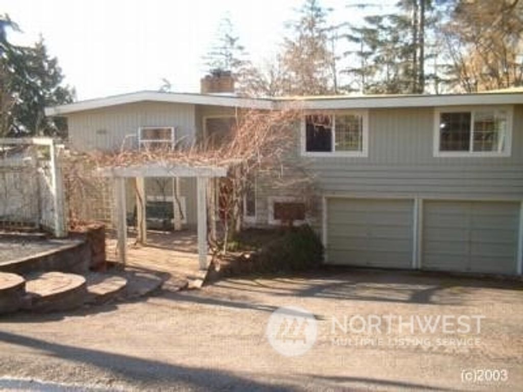 Photo of 20911 2nd Avenue S, Des Moines, WA 98198 (MLS # 2190671)