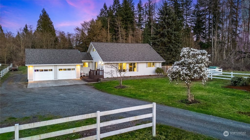 Photo of 5015 91st Avenue NE, Lake Stevens, WA 98258 (MLS # 2211540)