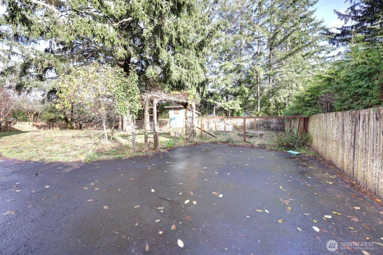 7300 V Place