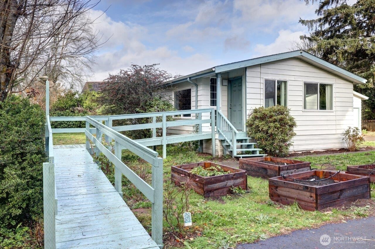 7300 V Place