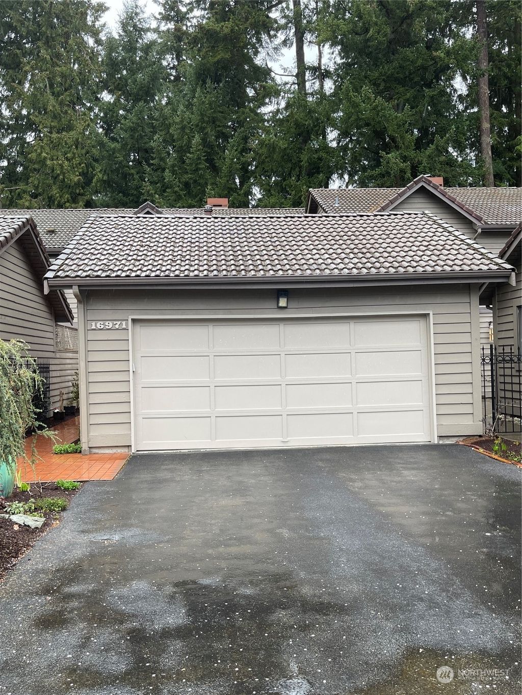 Photo of 16971 65th Lane NE, Kenmore, WA 98028 (MLS # 2053709)