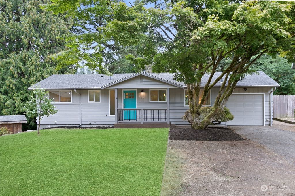 Photo of 1617 SW 196th Place SW, Lynnwood, WA 98036 (MLS # 1996202)