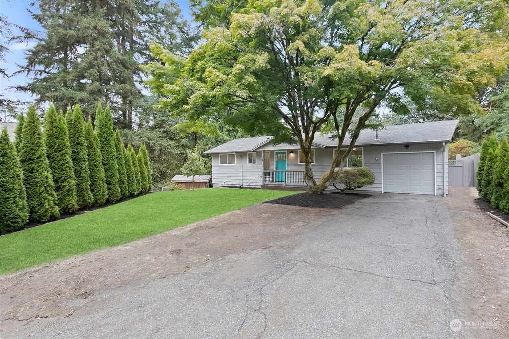 Photo of 1617 SW 196th Place SW, Lynnwood, WA 98036 (MLS # 1996202)
