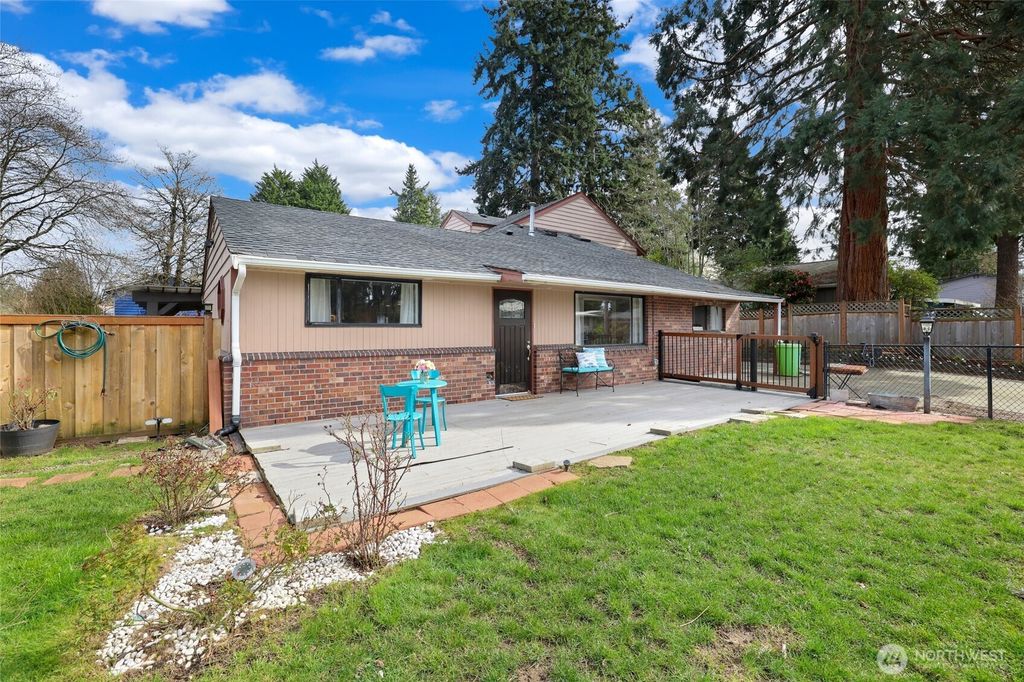 Photo of 20604 4th Avenue S, Des Moines, WA 98198 (MLS # 2490148)