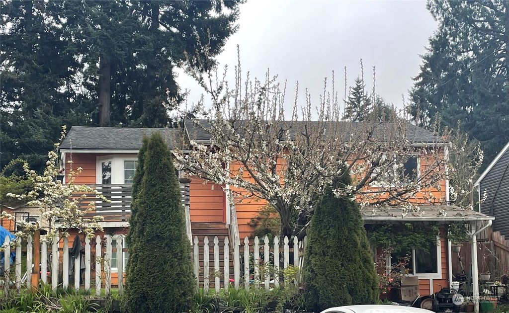 Photo of 30516 8th Avenue SW, Federal Way, WA 98023 (MLS # 2057025)