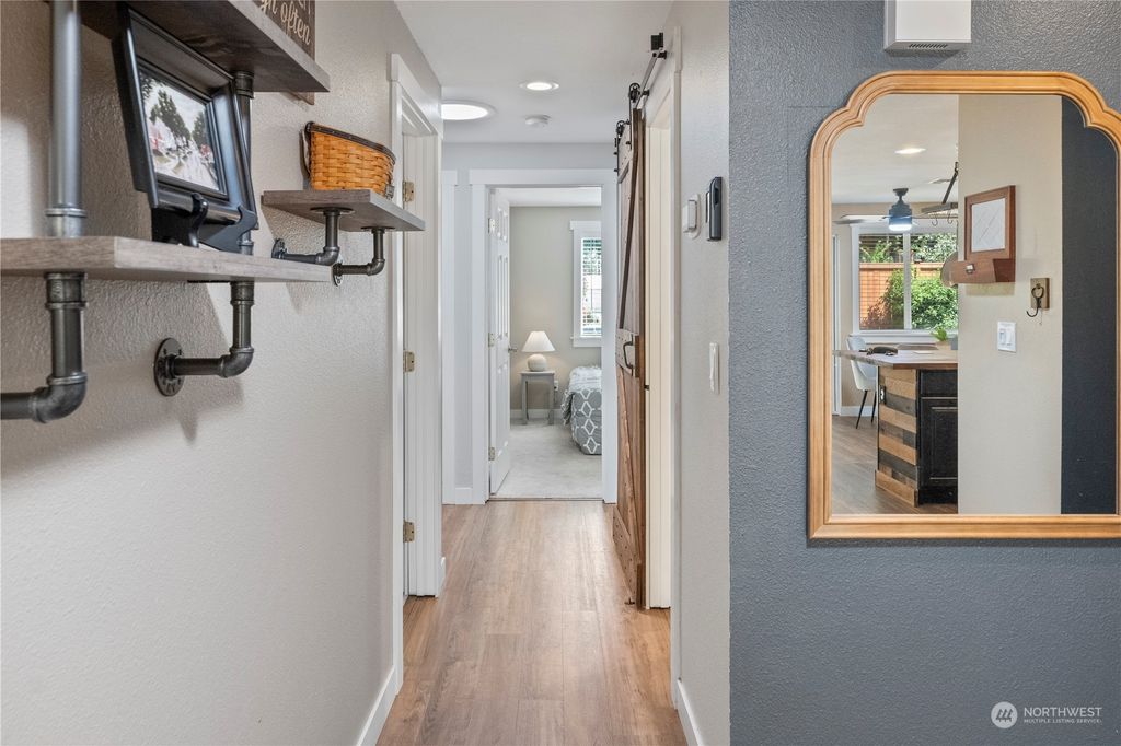 listing image 9367306887322944417
