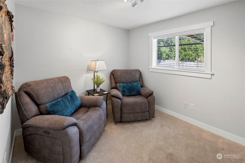 listing image 9365419692611198832