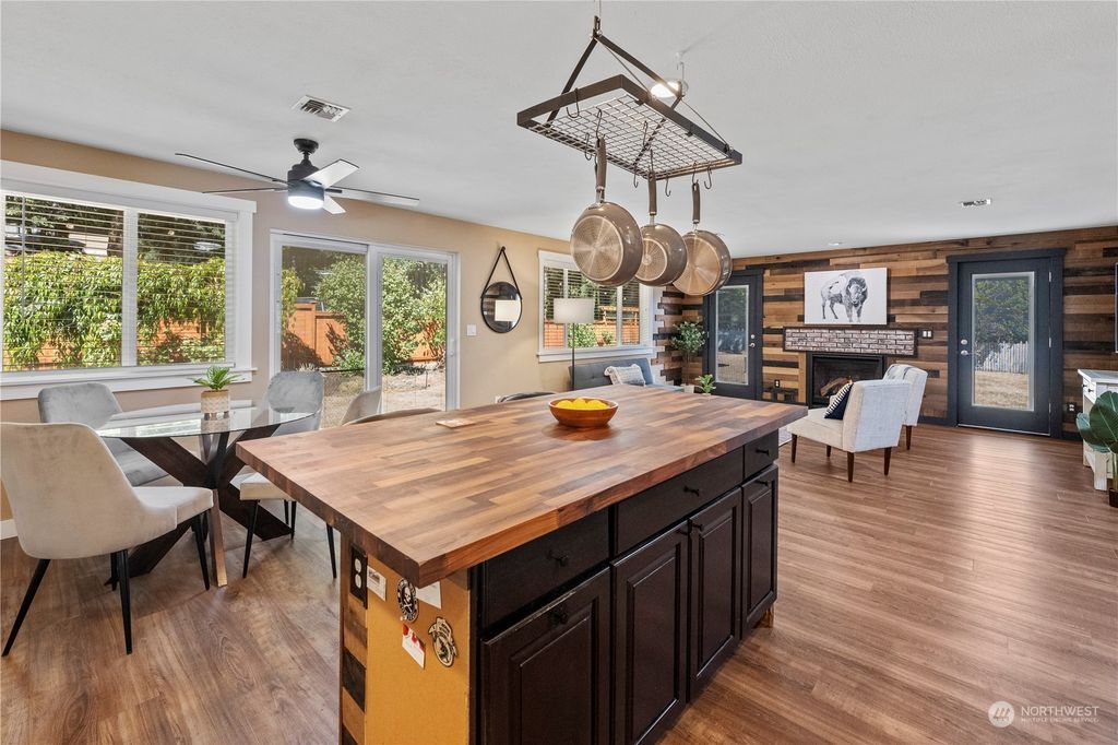 listing image 9366218396320502952