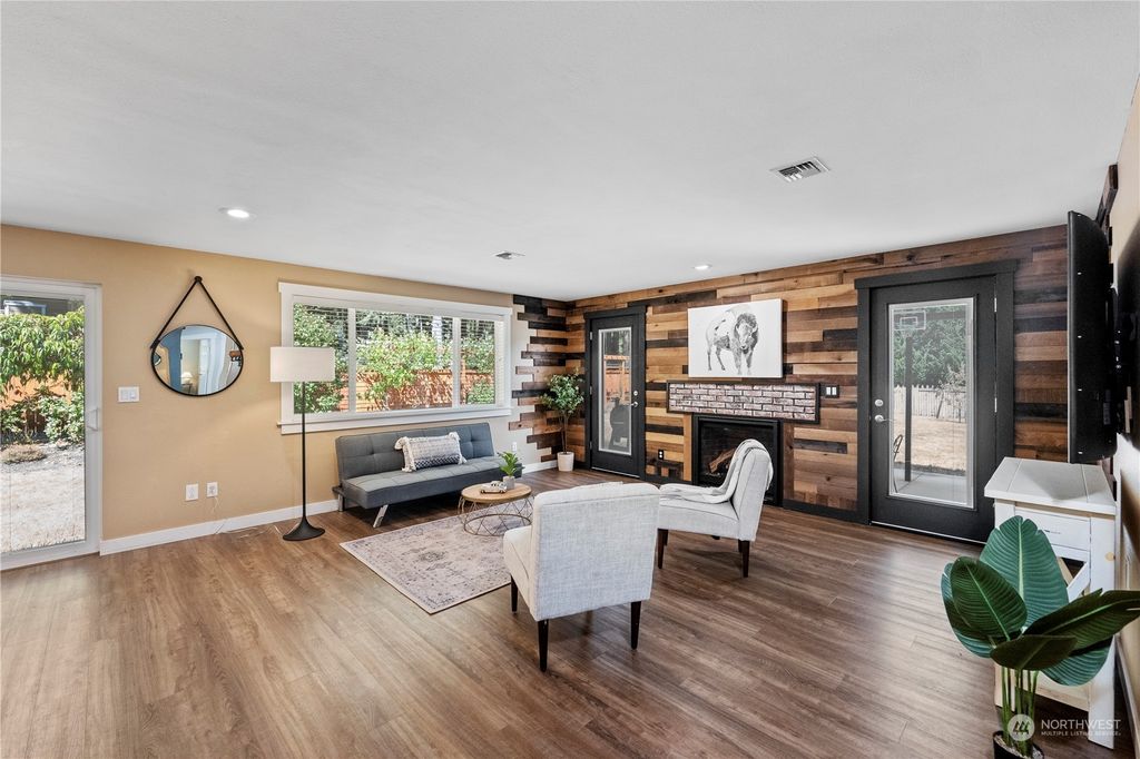 listing image 9361476891153462613