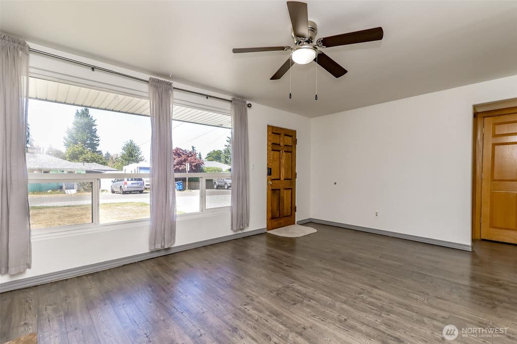 Photo of 16016 12th Avenue SW, Burien, WA 98166 (MLS # 2564698)