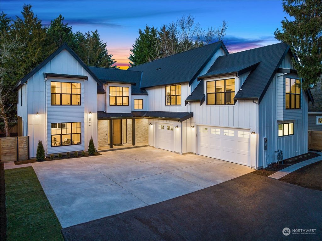Photo of 8924 NE 152nd Place, Kenmore, WA 98028 (MLS # 2044673)