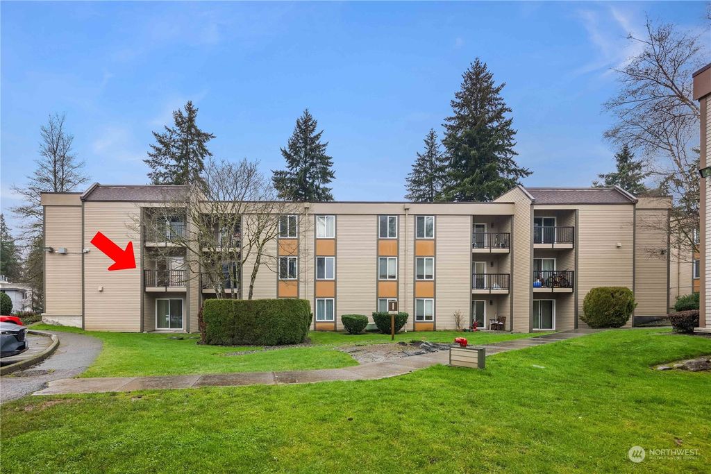 Photo of 14600 NE 32nd Street #I16, Bellevue, WA 98007 (MLS # 2189843)