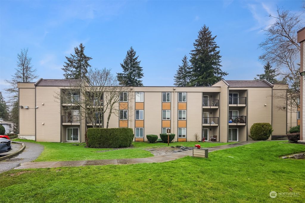 Photo of 14600 NE 32nd Street #I16, Bellevue, WA 98007 (MLS # 2189843)