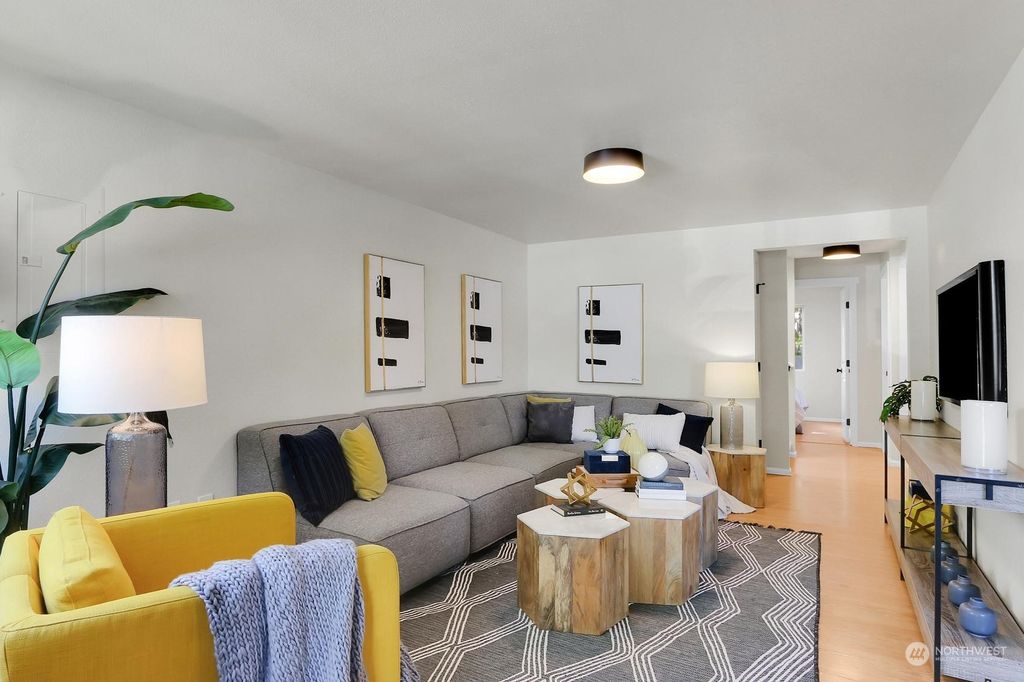 Photo of 2608 Cleveland Avenue, Everett, WA 98201 (MLS # 2238202)