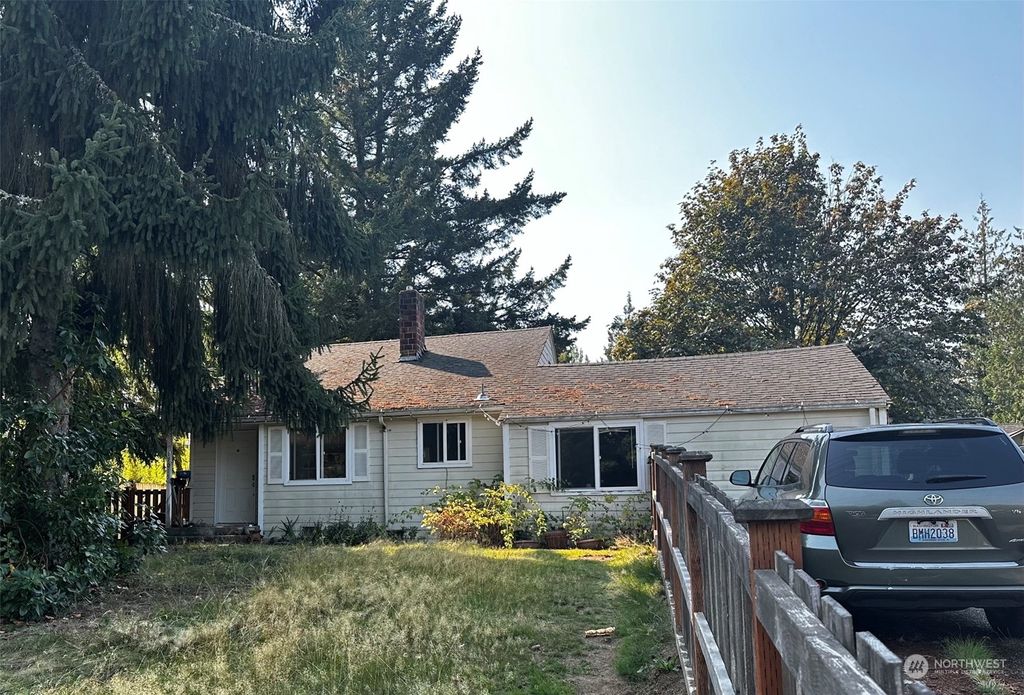 Photo of 17015 8th Avenue NE, Shoreline, WA 98155 (MLS # 2290731)