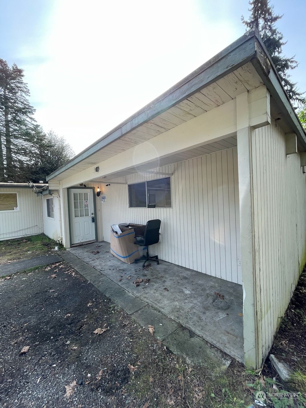 Photo of 30505 21st Avenue SW, Federal Way, WA 98023 (MLS # 2216548)