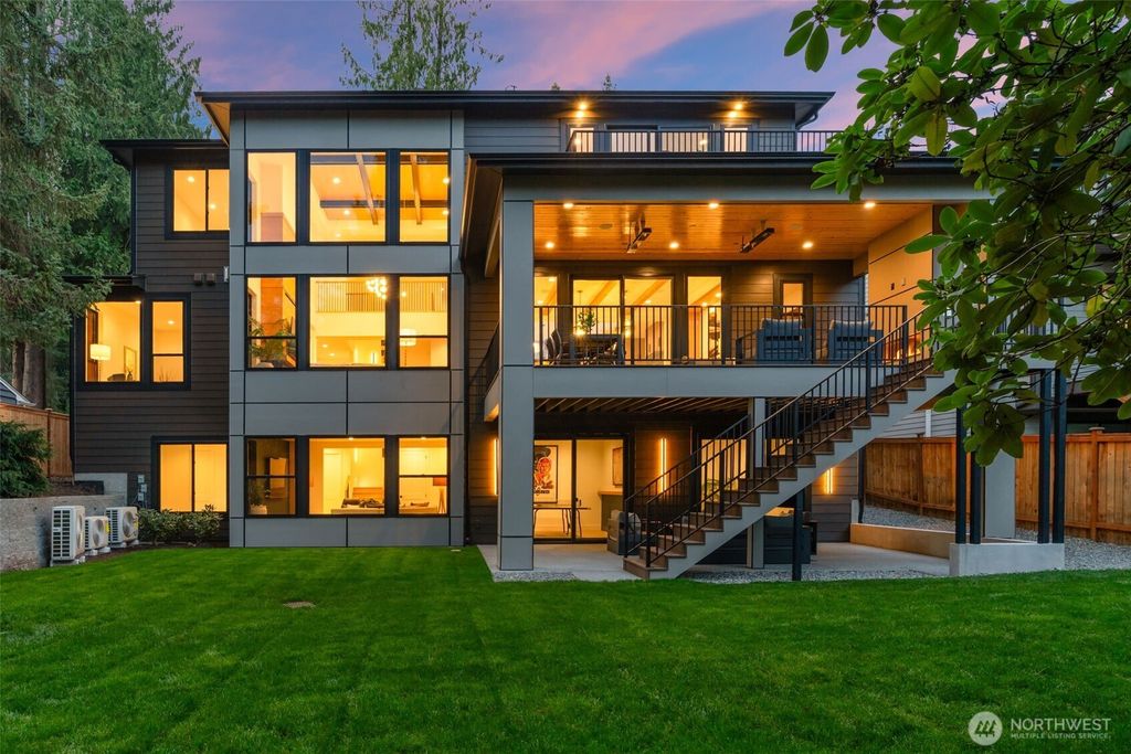 Photo of 11021 NE 14th Street, Bellevue, WA 98004 (MLS # 2508162)