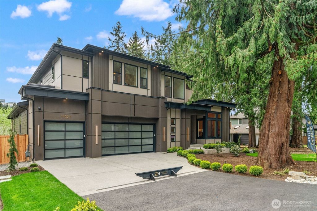 Photo of 11021 NE 14th Street, Bellevue, WA 98004 (MLS # 2508162)