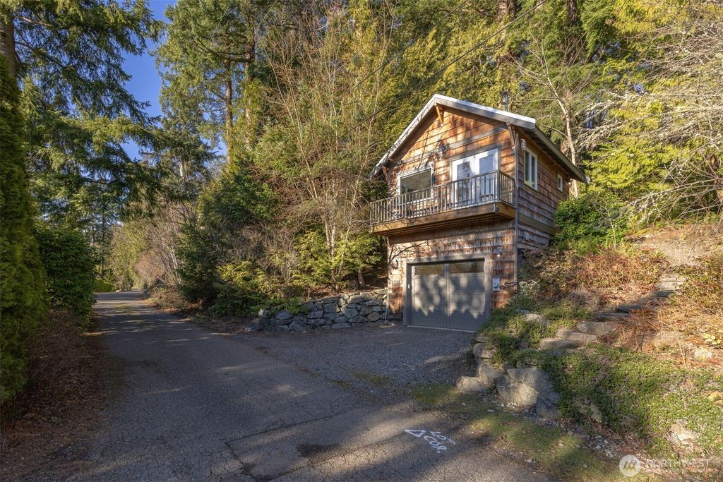 Photo of 2111 Dellesta Drive, Bellingham, WA 98226 (MLS # 2525980)