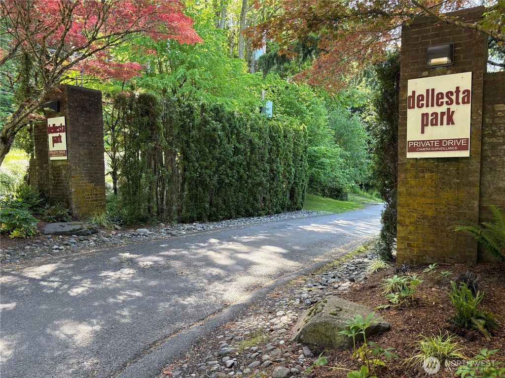 Photo of 2111 Dellesta Drive, Bellingham, WA 98226 (MLS # 2525980)