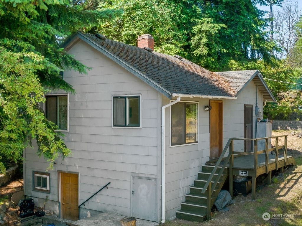 Photo of 12425 Roseberg Avenue S, Burien, WA 98168 (MLS # 2077237)
