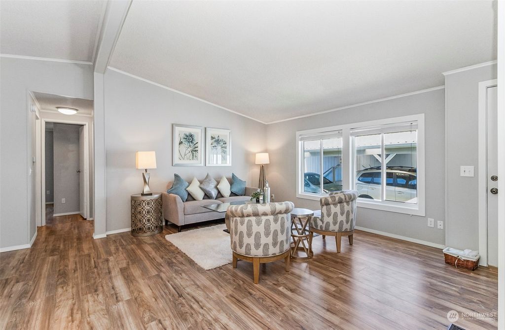 Photo of 415 LAKEVIEW Road #K5, Lynnwood, WA 98087 (MLS # 2270333)