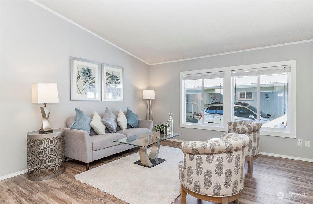 Photo of 415 LAKEVIEW Road #K5, Lynnwood, WA 98087 (MLS # 2270333)