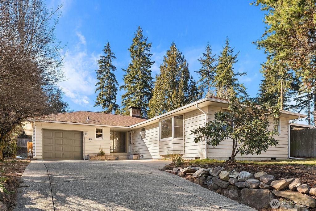 Photo of 11535 Roosevelt Way NE, Seattle, WA 98125 (MLS # 2328497)