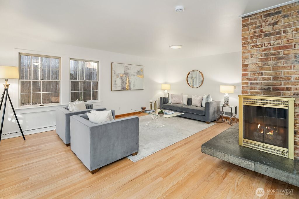 Photo of 11535 Roosevelt Way NE, Seattle, WA 98125 (MLS # 2328497)