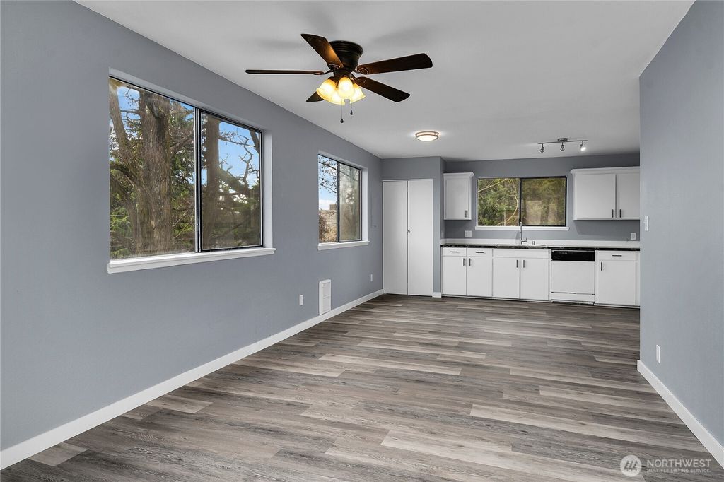 Photo of 338 16th Avenue #B, Seattle, WA 98122 (MLS # 2507720)