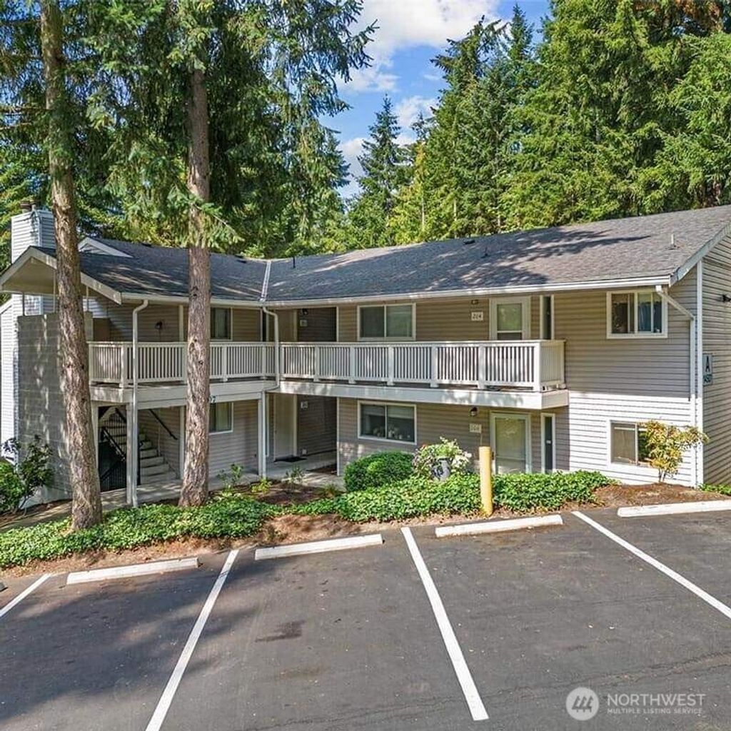 Photo of 14507 NE 40th Street, Bellevue, WA 98007 (MLS # 2488120)