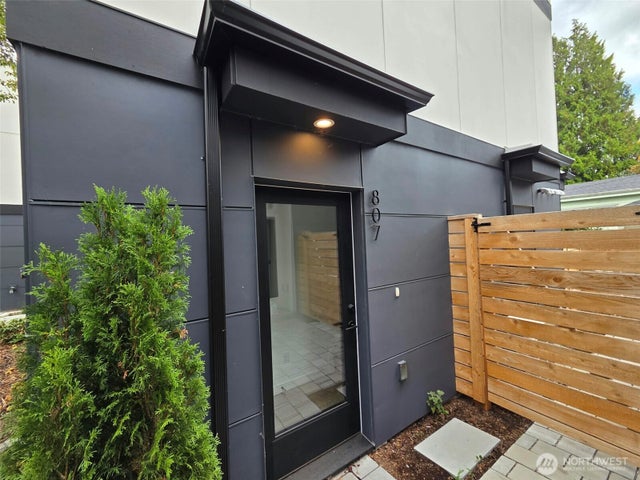 807 S Sullivan Street, Seattle