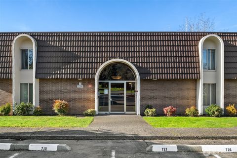 Photo of 11008 NE 68th Street #716, Kirkland, WA 98033 (MLS # 2469090)