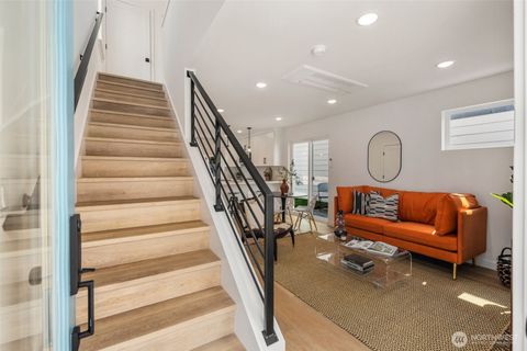 Photo of 818 B S Sullivan Street, Seattle, WA 98108 (MLS # 2433325)