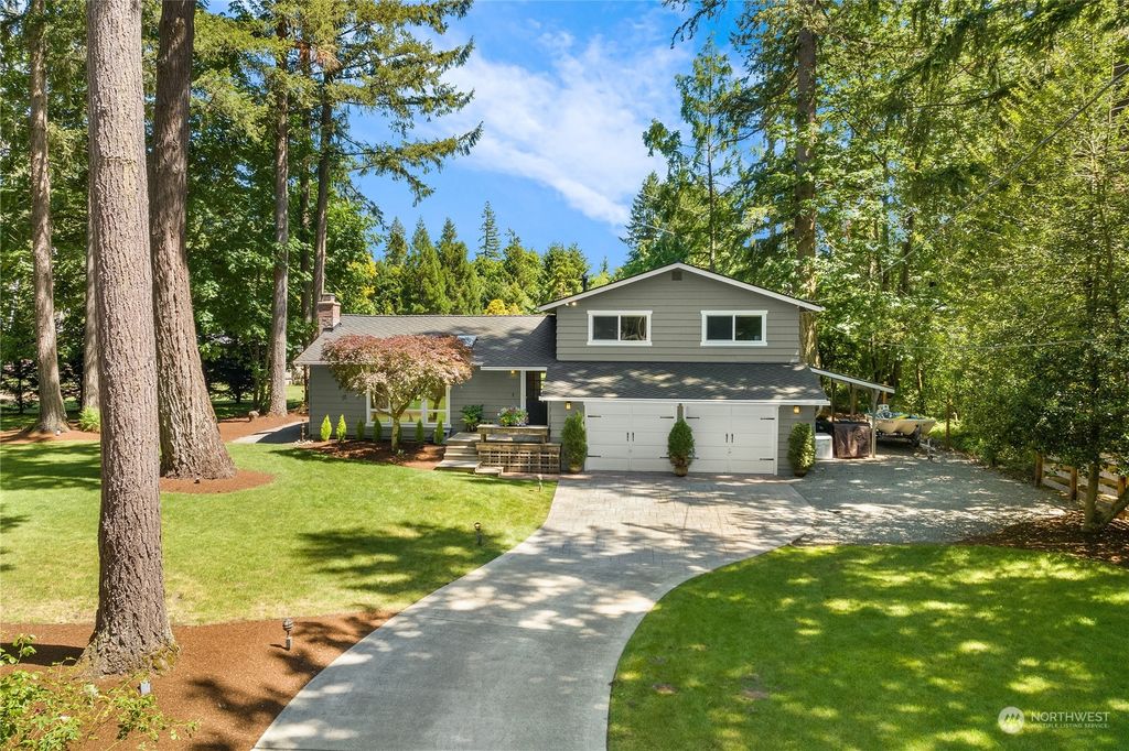 Photo of 24725 SE 31st Place, Sammamish, WA 98075 (MLS # 2077734)