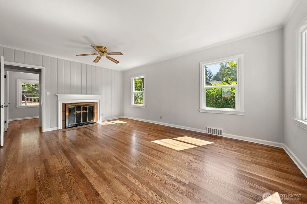 Photo of 13726 23rd Avenue NE, Seattle, WA 98125 (MLS # 2431577)