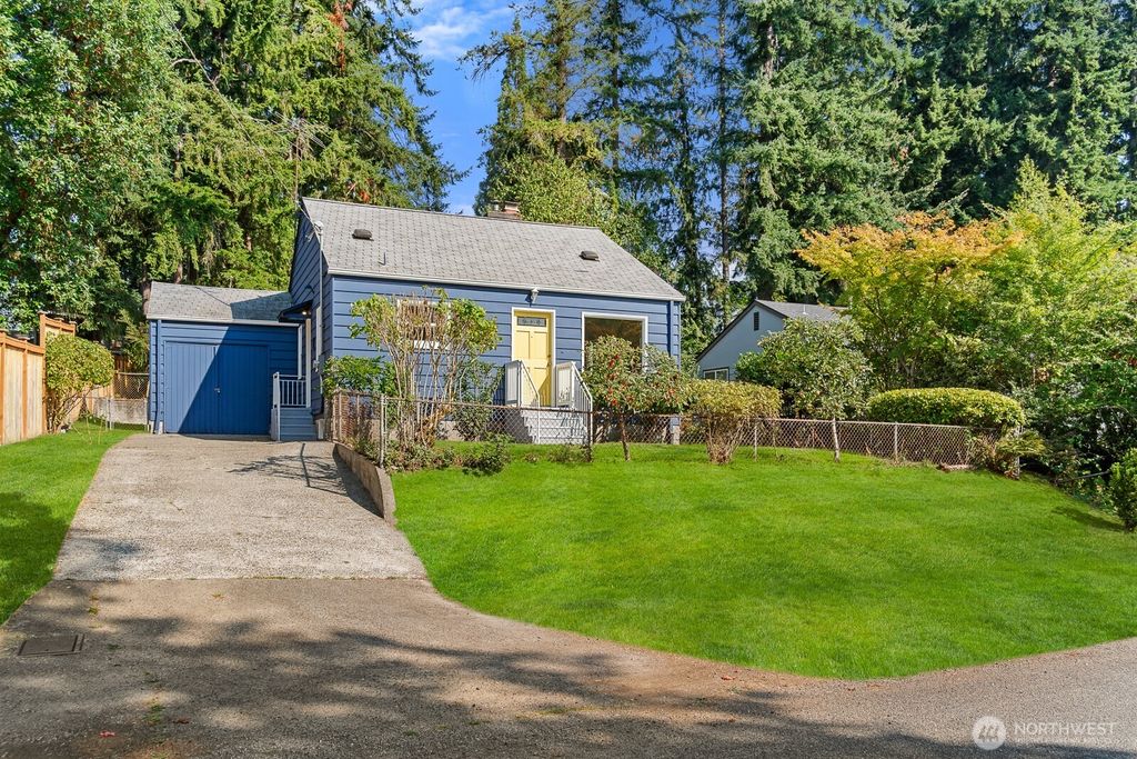 Photo of 13726 23rd Avenue NE, Seattle, WA 98125 (MLS # 2431577)