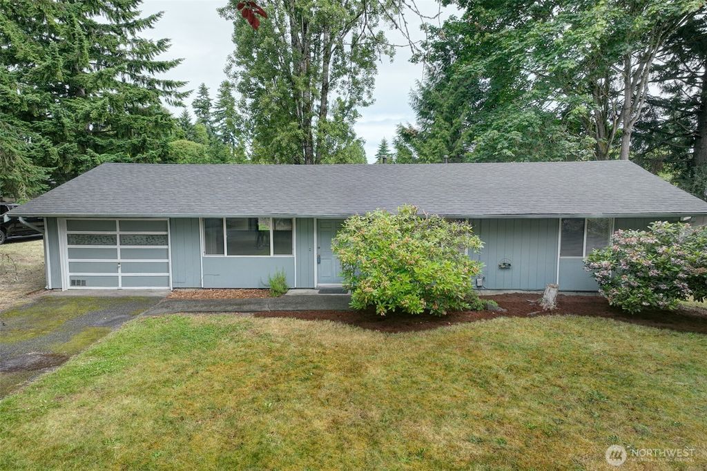 Photo of 3024 SW 317th Place, Federal Way, WA 98023 (MLS # 2392197)