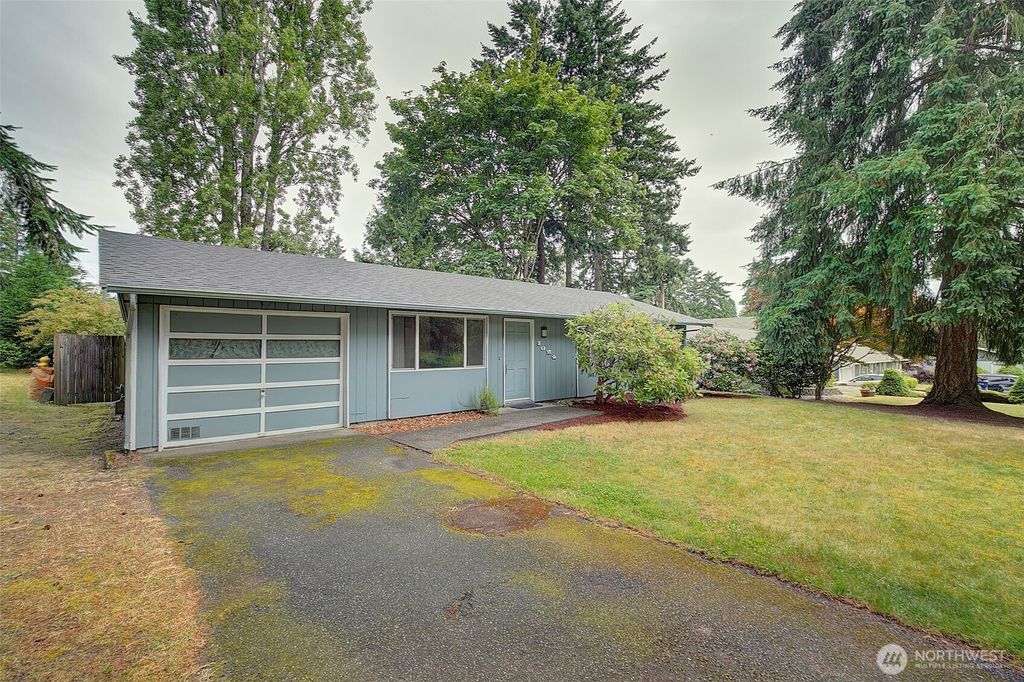 Photo of 3024 SW 317th Place, Federal Way, WA 98023 (MLS # 2392197)