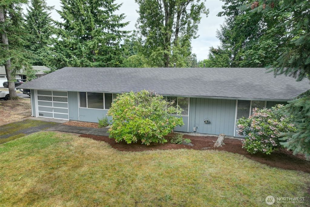 Photo of 3024 SW 317th Place, Federal Way, WA 98023 (MLS # 2392197)