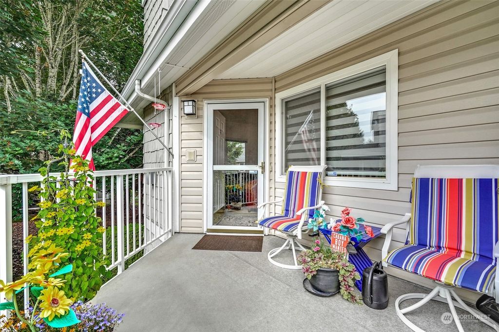 Photo of 11130 SE 208th Street #C203, Kent, WA 98031 (MLS # 2164005)