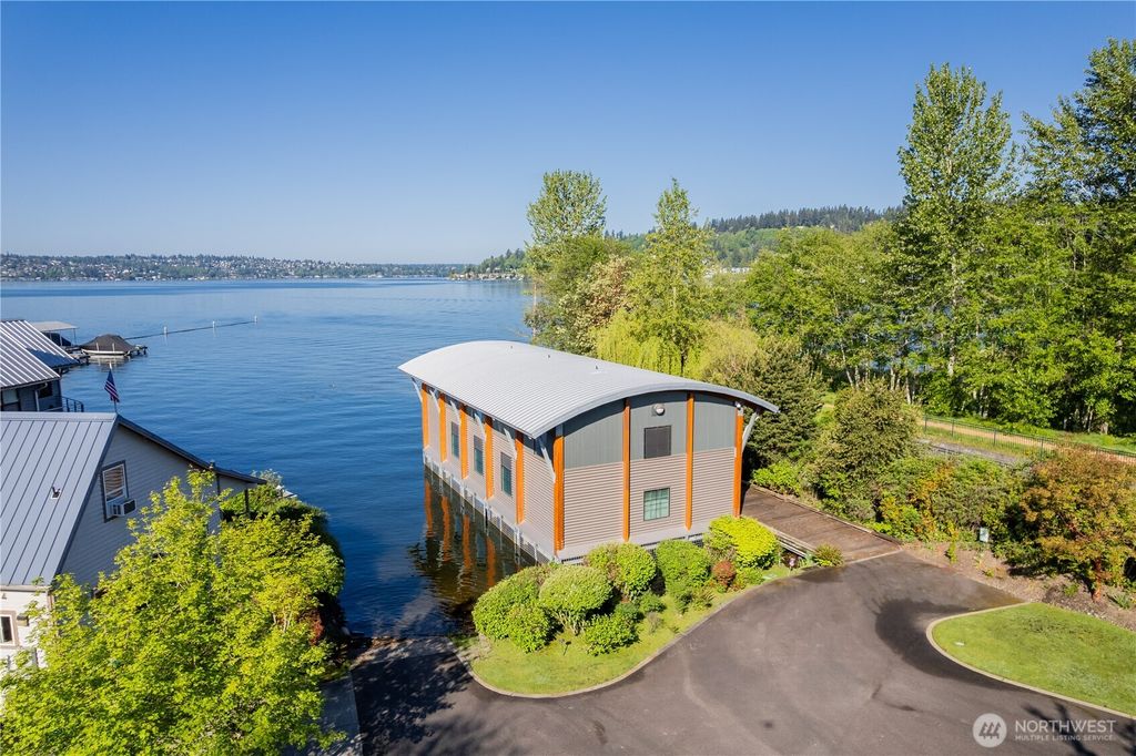 Photo of 4001 Wells Avenue N, Renton, WA 98056 (MLS # 2370324)