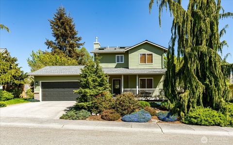 Photo of 726 SW Puffin Street, Oak Harbor, WA 98277 (MLS # 2515970)