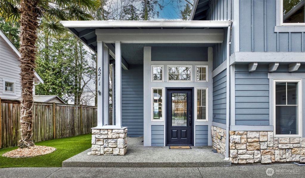 Photo of 6211 116th Avenue NE, Kirkland, WA 98033 (MLS # 2477121)