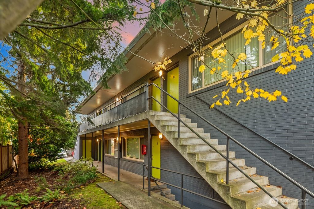 Photo of 5505 NE 65th Street, Seattle, WA 98115 (MLS # 2448363)