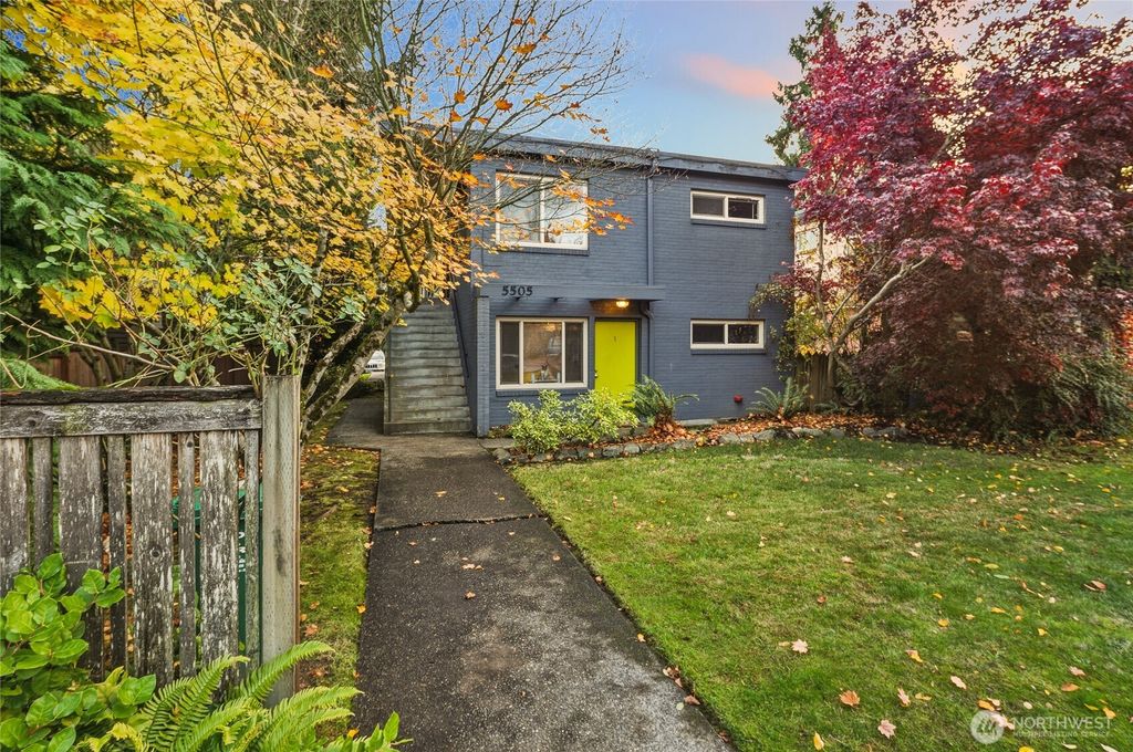 Photo of 5505 NE 65th Street, Seattle, WA 98115 (MLS # 2448363)