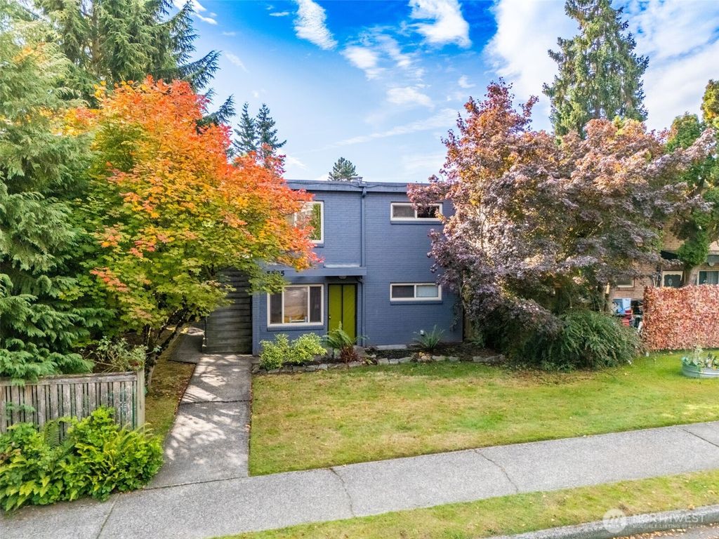 Photo of 5505 NE 65th Street, Seattle, WA 98115 (MLS # 2448363)